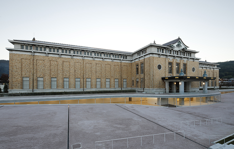 京セラスクエア